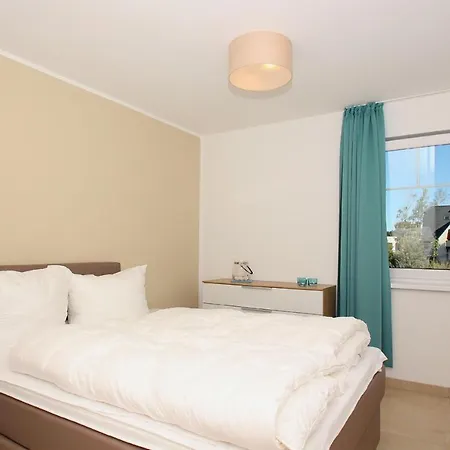 Strandnahe Mit Terrasse, Gratis Nutzung Vom Ahoi Erlebnisbad Und Sauna In Sellin - Rex Rugia 13-1 Apartament Lobbe
