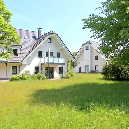 Strandnahe Rex Rugia: Terrasse Und Erlebnisbad Apartment Lobbe